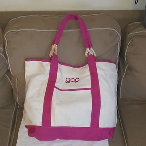 Gap tote